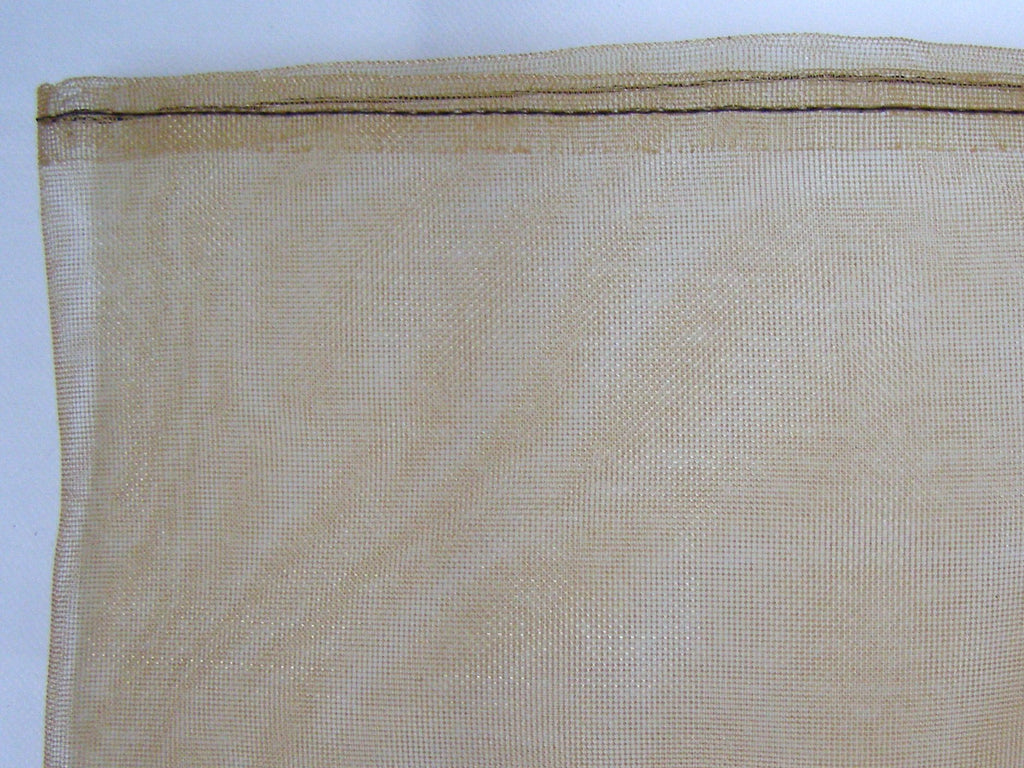 mesh bag to protect bunches of dates